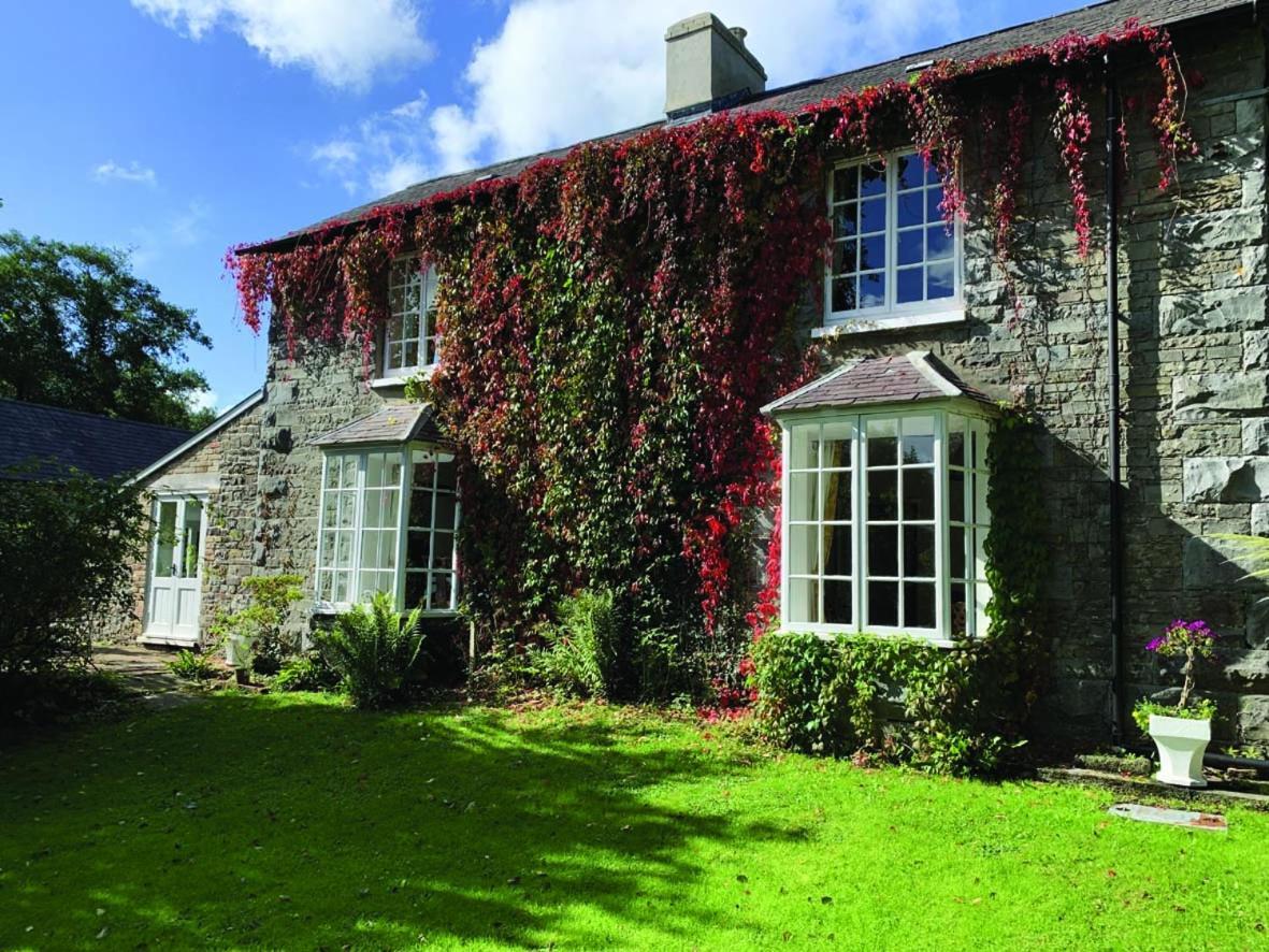 Pontyclerc Farm House Bed And Breakfast アンマンフォード エクステリア 写真